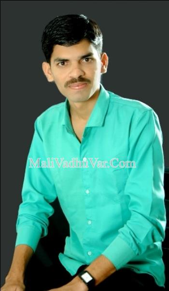 profile-photo profile-photo