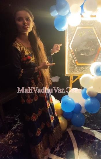 profile-photo profile-photo